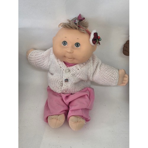 103 - Original Cabbage Patch dolls, a total of 6 with three birth certificates