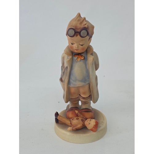 117 - Vintage Hummel Figures, a total of five