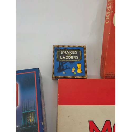 120 - Vintage board games, a good collection to include Monopoly, Cluedo, Mastermind, Table Croquet, Canas... 