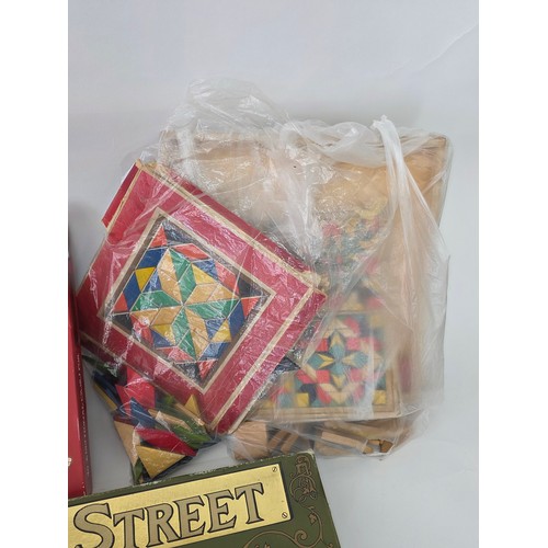 120 - Vintage board games, a good collection to include Monopoly, Cluedo, Mastermind, Table Croquet, Canas... 