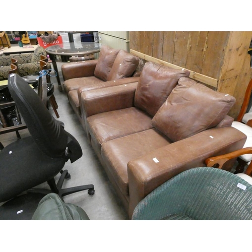 431 - Pair of tan leather 2 seater settee's (both 53