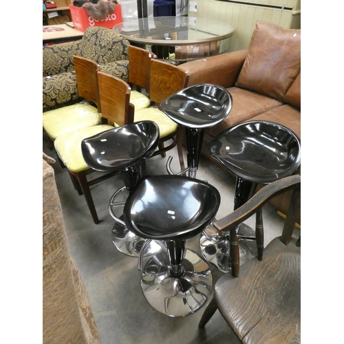 435 - 4 breakfast bar stools