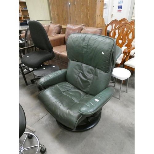 437 - Ekornes Stressless green leather reclining chair