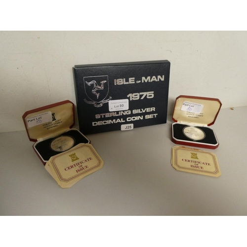 80 - Isle of Man 1975 decimal coin set and 2 cased crowns