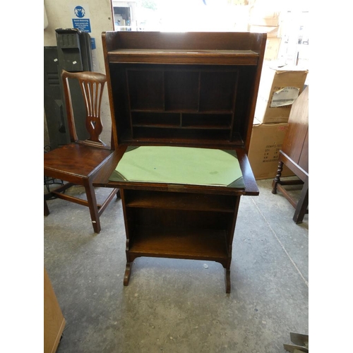 211 - Oak Larkin bureau (118H 56W 18D cm)