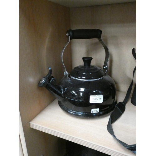 315 - Le Creuset whistling kettle