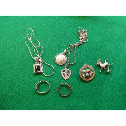 374 - Small collection of silver jewellery inc. Scottish silver brooch etc