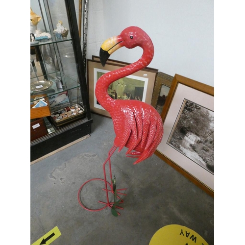 452 - Metal flamingo