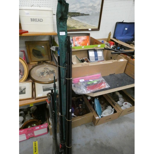 514 - Collection of fishing tackle inc. pole floats