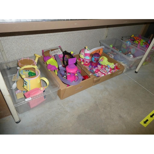 628 - 5 Mixed boxes of children's toys inc. Barbies, My Little Pony etc