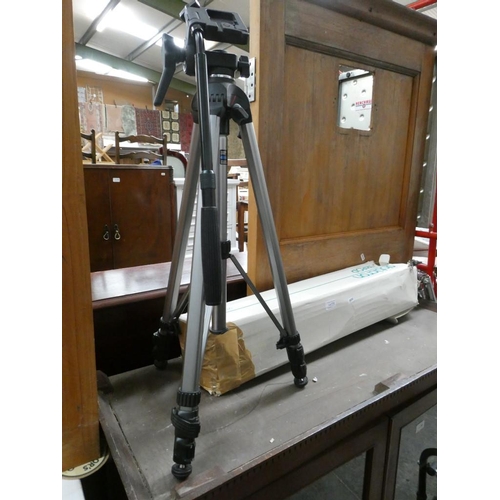 772 - Opticron camera tripod