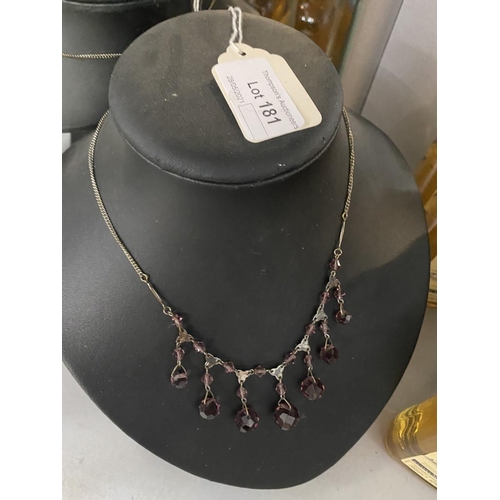 181 - 1920/1930's Purple glass necklace