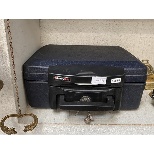 200 - Sentry fire safe with 2 keys