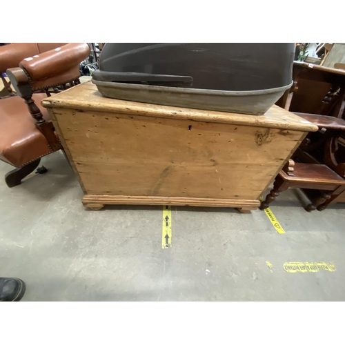 579 - Antique pine blanket box (61H 102W 53D cm)