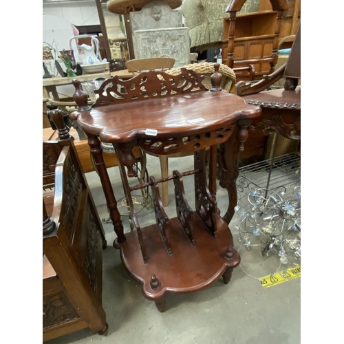 583 - Mahogany side table (88H 38D 57W cm)