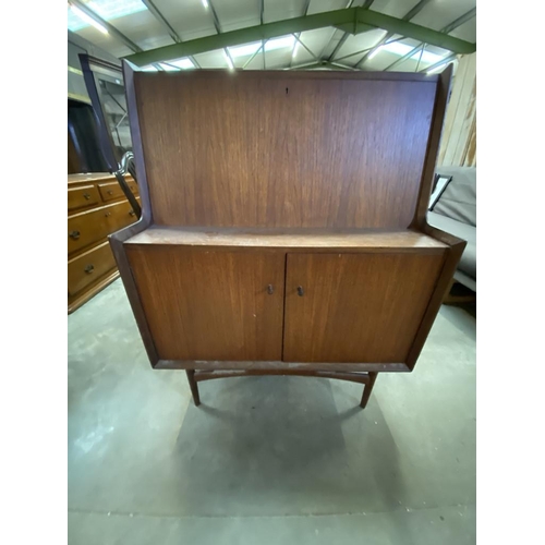 594 - Mid century Dalescraft teak bureau (120H 47D 92W cm