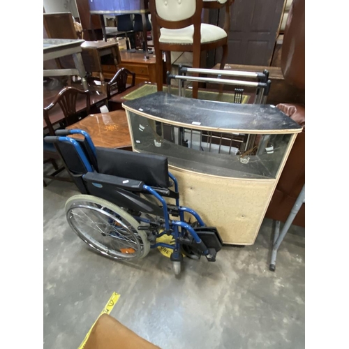 600 - Retro drinks cabinet. airer, wheel trims & wheelchair(98H 34D 93W cm)