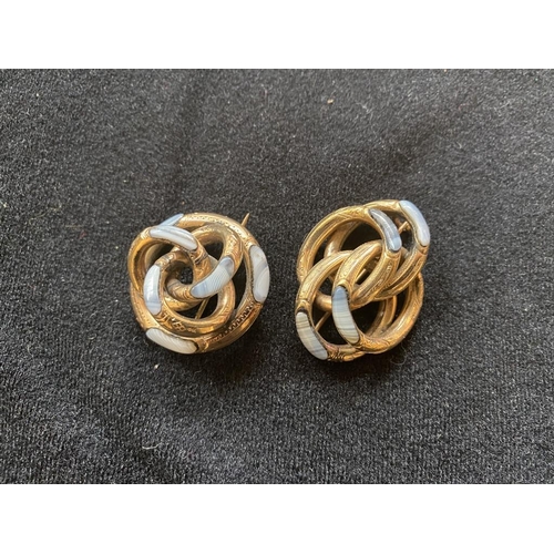 90 - 2 Victorian gilt rope twist brooches