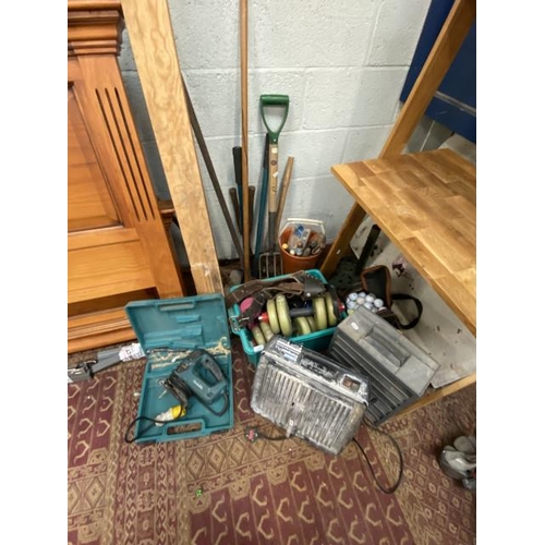 515 - Assorted garden tools, Makita jigsaw, weights etc