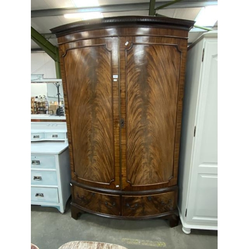 117 - Mahogany bow fronted 2 door wardrobe (196H 115W 60D cm)