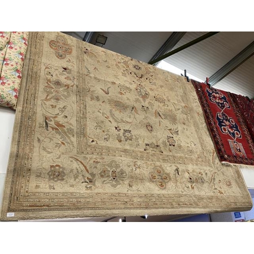 192 - Oriental style carpet 240 x 330