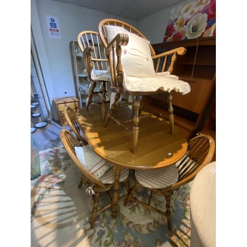 202 - Yugoslavian oak dining table (76H 93W 95D cm) & 6 chairs inc. 2 carvers