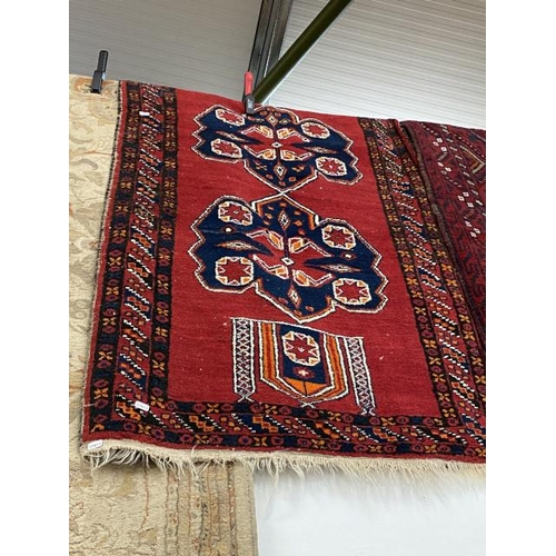 212 - Persian style rug 85 x 150