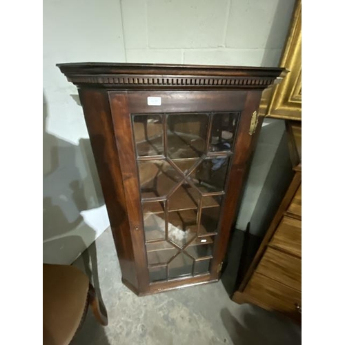 222 - Georgian mahogany corner cabinet (114H 75W 50D cm)