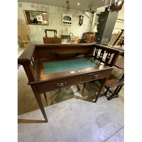 235 - Victorian mahogany ladies writing desk (96H 94W 43D cm)