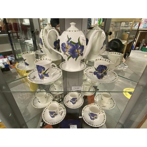 425 - 12 Pieces of Queens china Blue Iris coffee set
