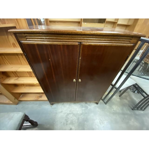 119 - Mahogany 2 door cupboard (118H 95W 40D cm)