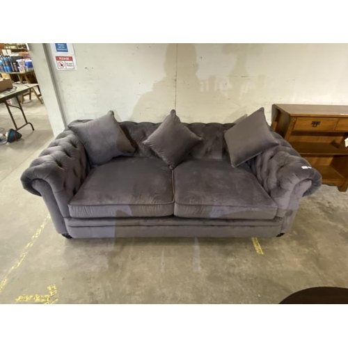 90 - Grey velvet button back Chesterfield 2 seater settee (215W cm) (slight tear to fabric bottom right h... 