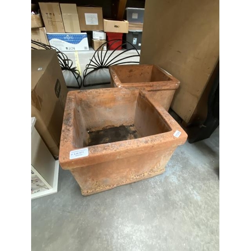 371 - Pair of square terracotta planters (34 x 32 x 23 cm)