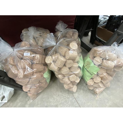 402 - 5 15kg Bags of Killinghall 100% recycled hardwood briquettes