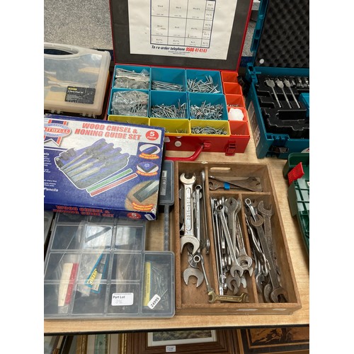 396 - Large quantity of workshop tools inc. Black & Decker work mate, drill bit sets, screws, wood chisel ... 