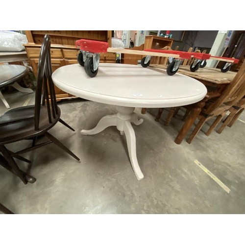117 - Painted pine circular kitchen table (76H 106DIAM cm)