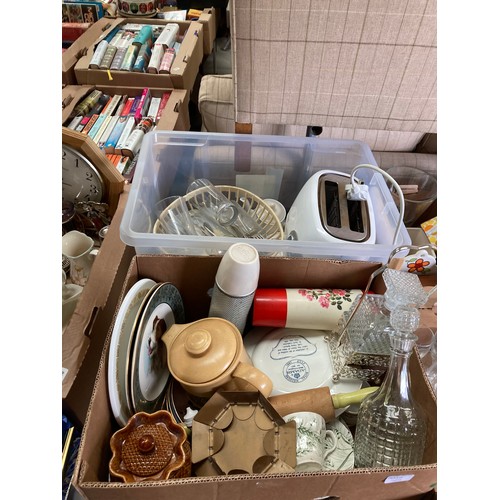 424 - Collection of pottery, glassware, kitchenalia, telephone, mantle clock, Matsui music system (MCH761)... 