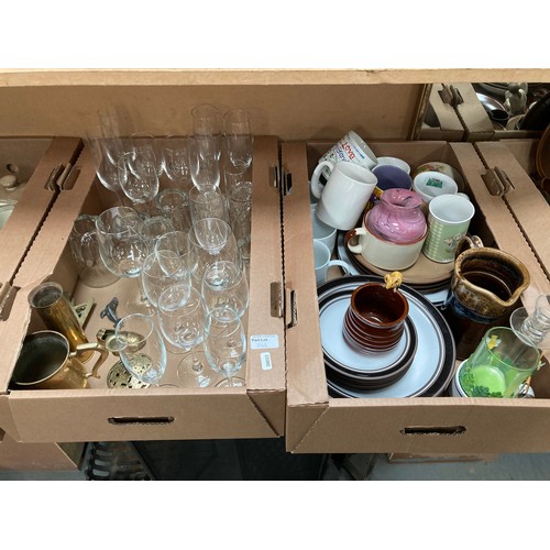 342 - 3 Table lamps, jewellery chest, 5 boxes containing glassware, 32 pieces of Hornsea contrast pottery,... 