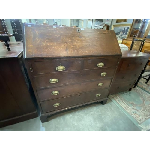 114 - Georgian oak bureau with 1 key (110H 100W 47D cm)