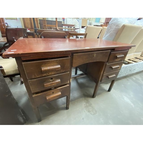 155 - Edwardian oak pedestal desk (77H 123W 67D cm)