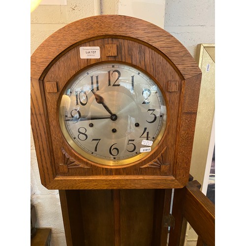 137 - Oak Arts & Crafts Grandmother clock with pendulum & winding key (165H 35W 21D cm)