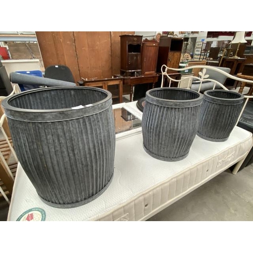 100 - 3 Graduated reproduction dolly tubs