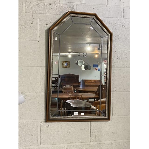 113 - Mahogany framed wall mirror (98 x 59 cm)