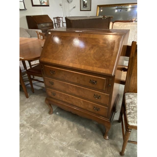 134 - Walnut bureau (107H 76W 44D cm)