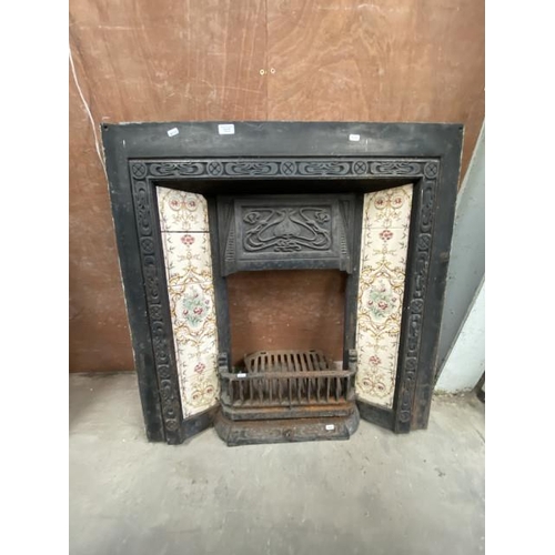 15 - Cast fire insert with decorative tiles (95 x 95 cm)