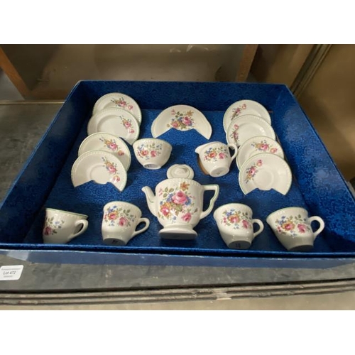 472 - Boxed children's Amersham decorative pottery tea set in floral design