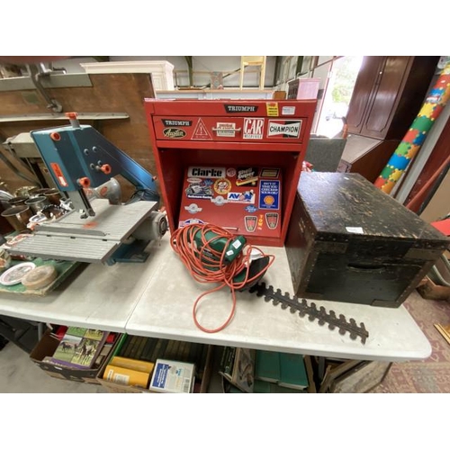 523 - Black & Decker DN339 band saw, Qualcast 380 hedge cutter, Clarke tool chest (58H 56W 30D cm) & vinta... 