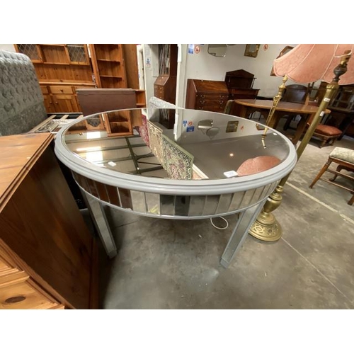 85 - Contemporary mirrored circular dining table (78H 120DIAM cm)