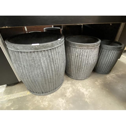 89 - 3 Graduated reproduction dolly tubs