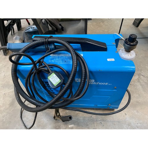 533 - Clarke MIG welder 100E MkII with mask & gloves